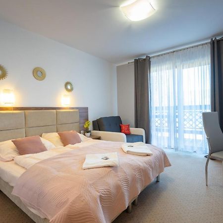 Apartamenty Trzy Sosny Okrzei 1C シクラルスカ・ポレンバ エクステリア 写真