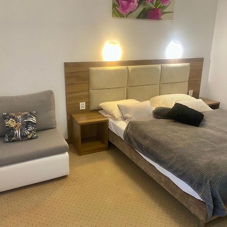 Apartamenty Trzy Sosny Okrzei 1C シクラルスカ・ポレンバ エクステリア 写真