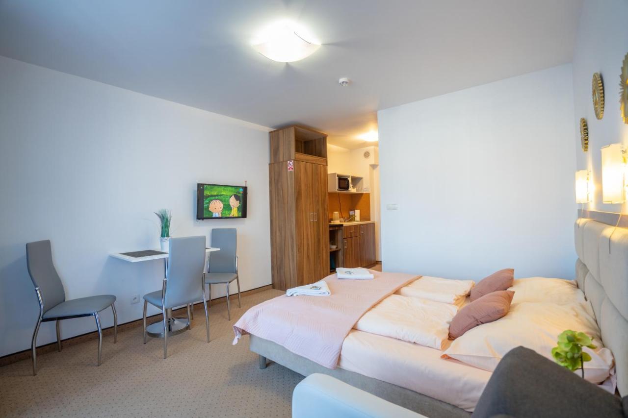 Apartamenty Trzy Sosny Okrzei 1C シクラルスカ・ポレンバ エクステリア 写真
