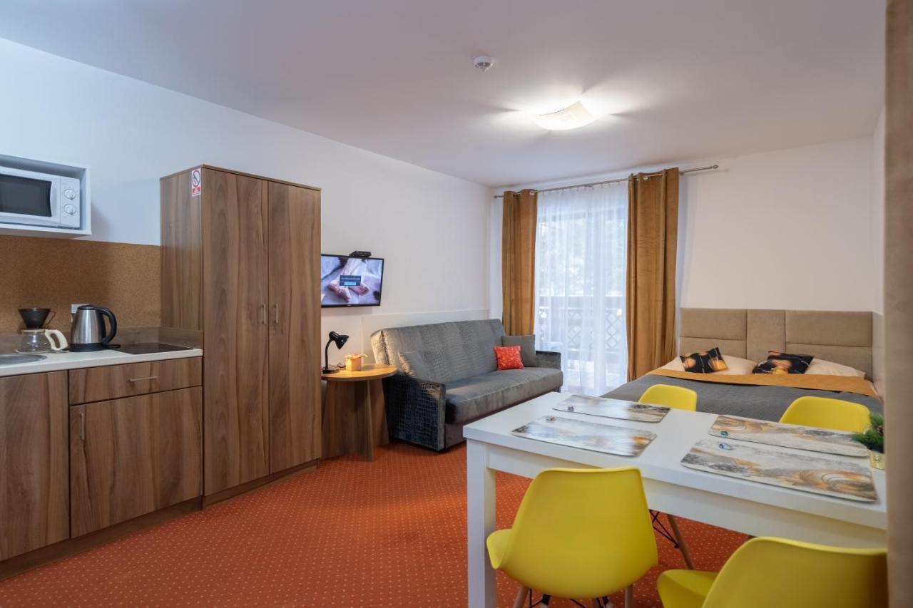 Apartamenty Trzy Sosny Okrzei 1C シクラルスカ・ポレンバ エクステリア 写真