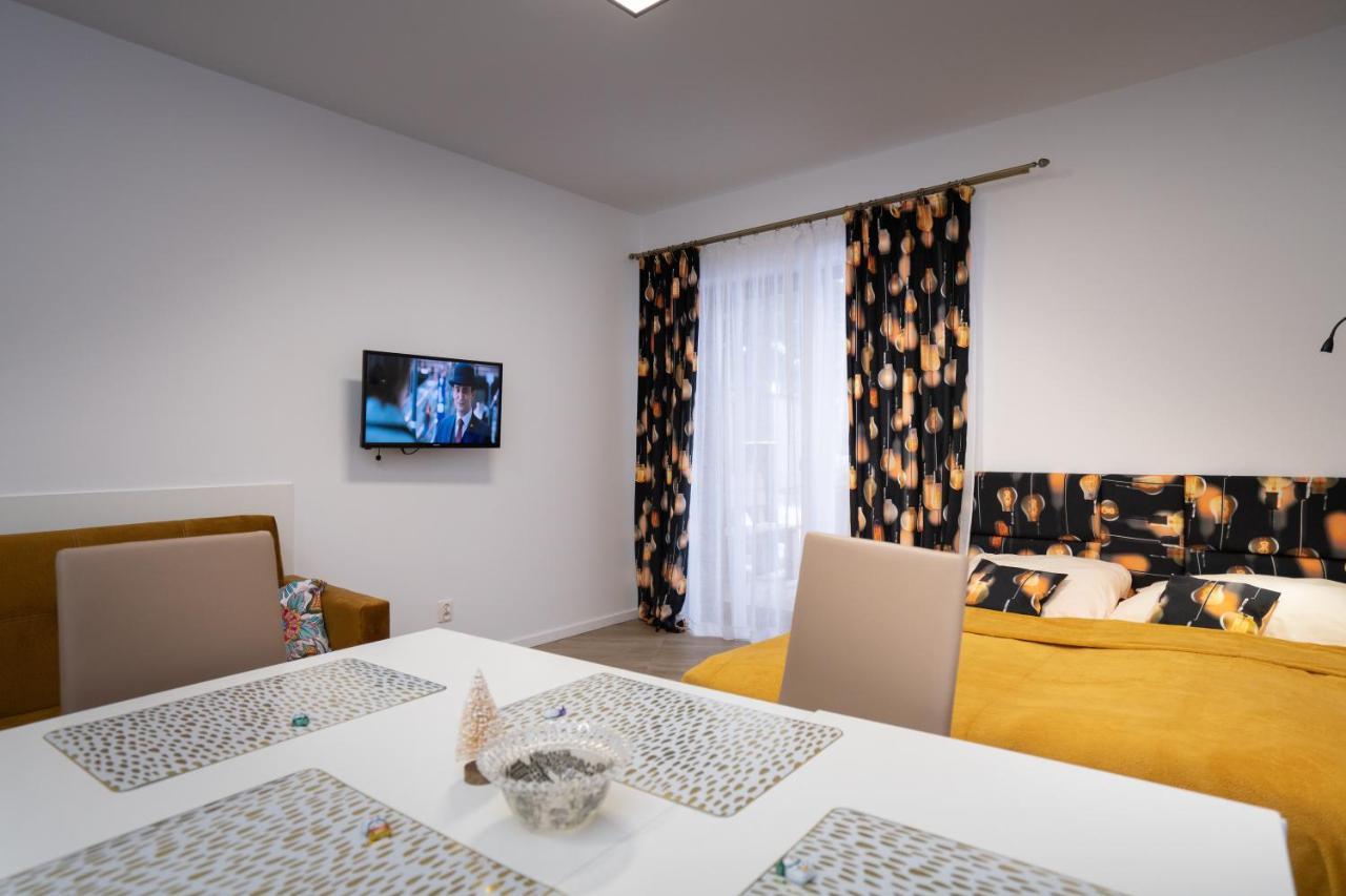 Apartamenty Trzy Sosny Okrzei 1C シクラルスカ・ポレンバ エクステリア 写真