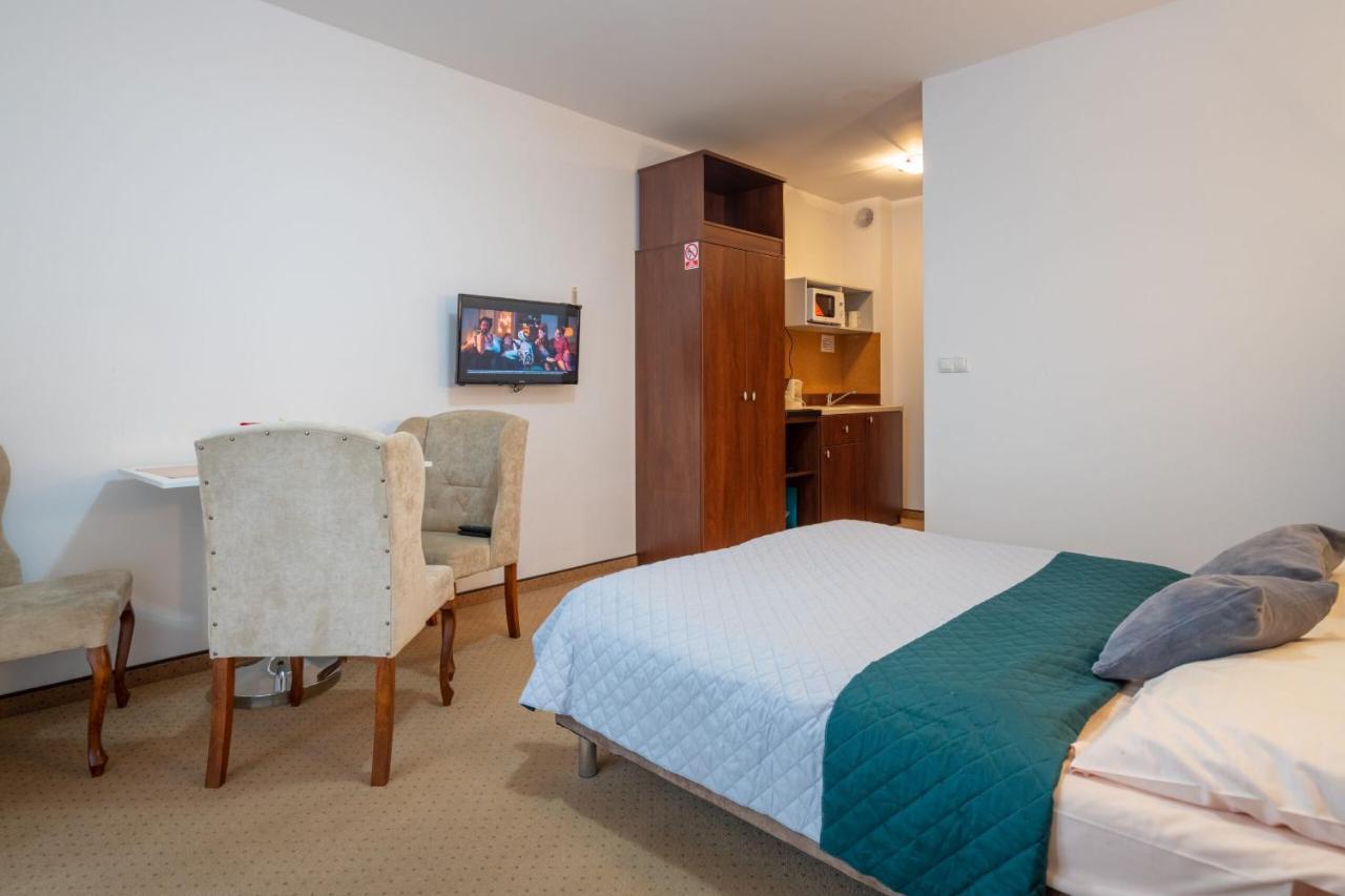 Apartamenty Trzy Sosny Okrzei 1C シクラルスカ・ポレンバ エクステリア 写真