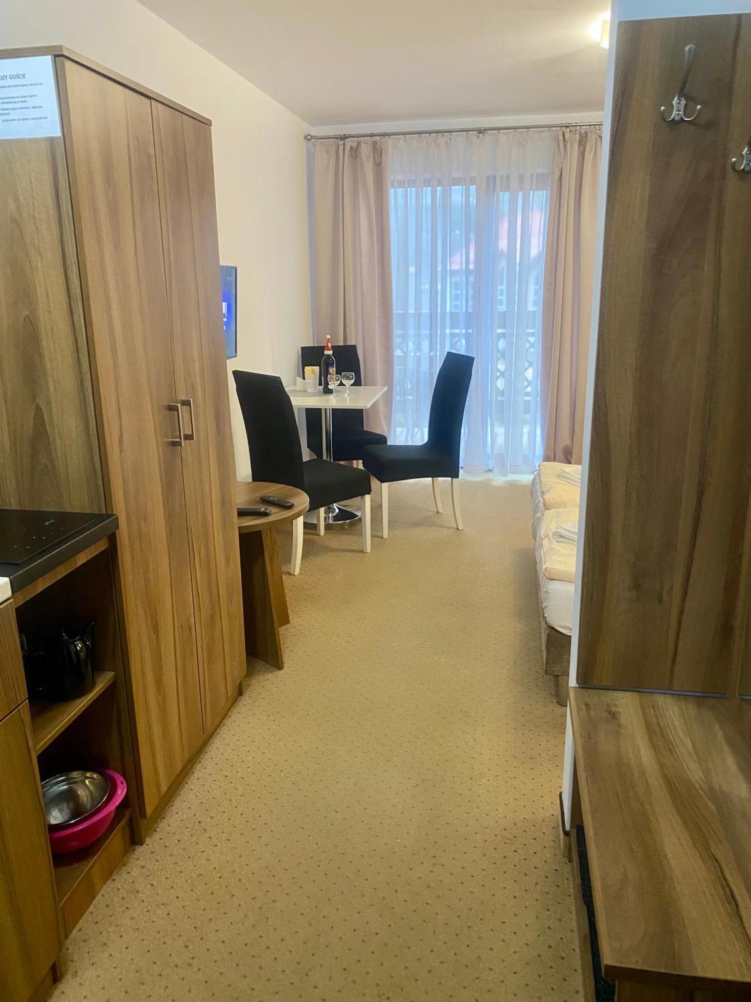 Apartamenty Trzy Sosny Okrzei 1C シクラルスカ・ポレンバ エクステリア 写真