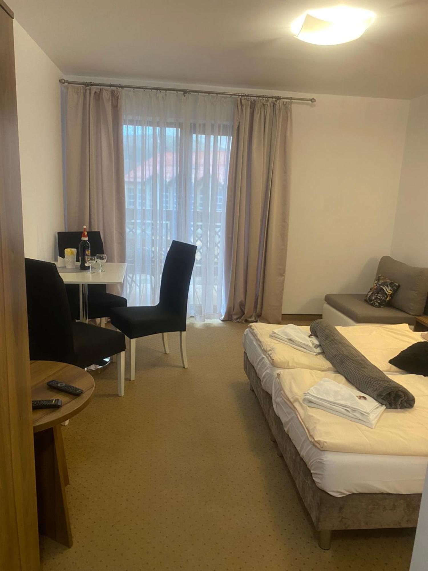 Apartamenty Trzy Sosny Okrzei 1C シクラルスカ・ポレンバ エクステリア 写真