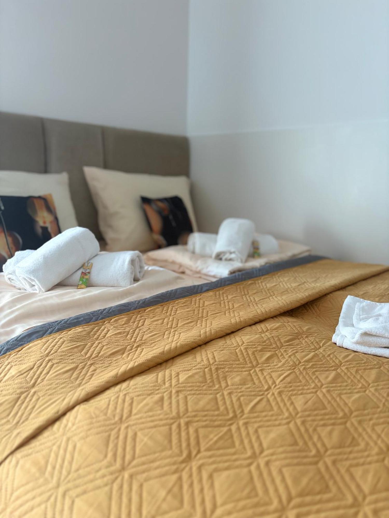 Apartamenty Trzy Sosny Okrzei 1C シクラルスカ・ポレンバ エクステリア 写真