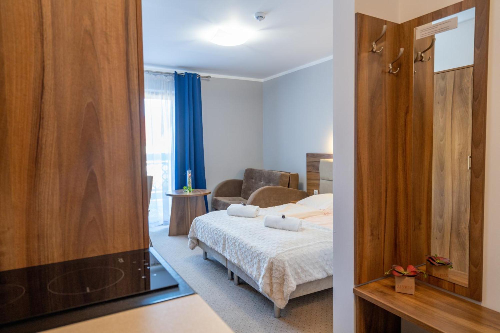 Apartamenty Trzy Sosny Okrzei 1C シクラルスカ・ポレンバ エクステリア 写真